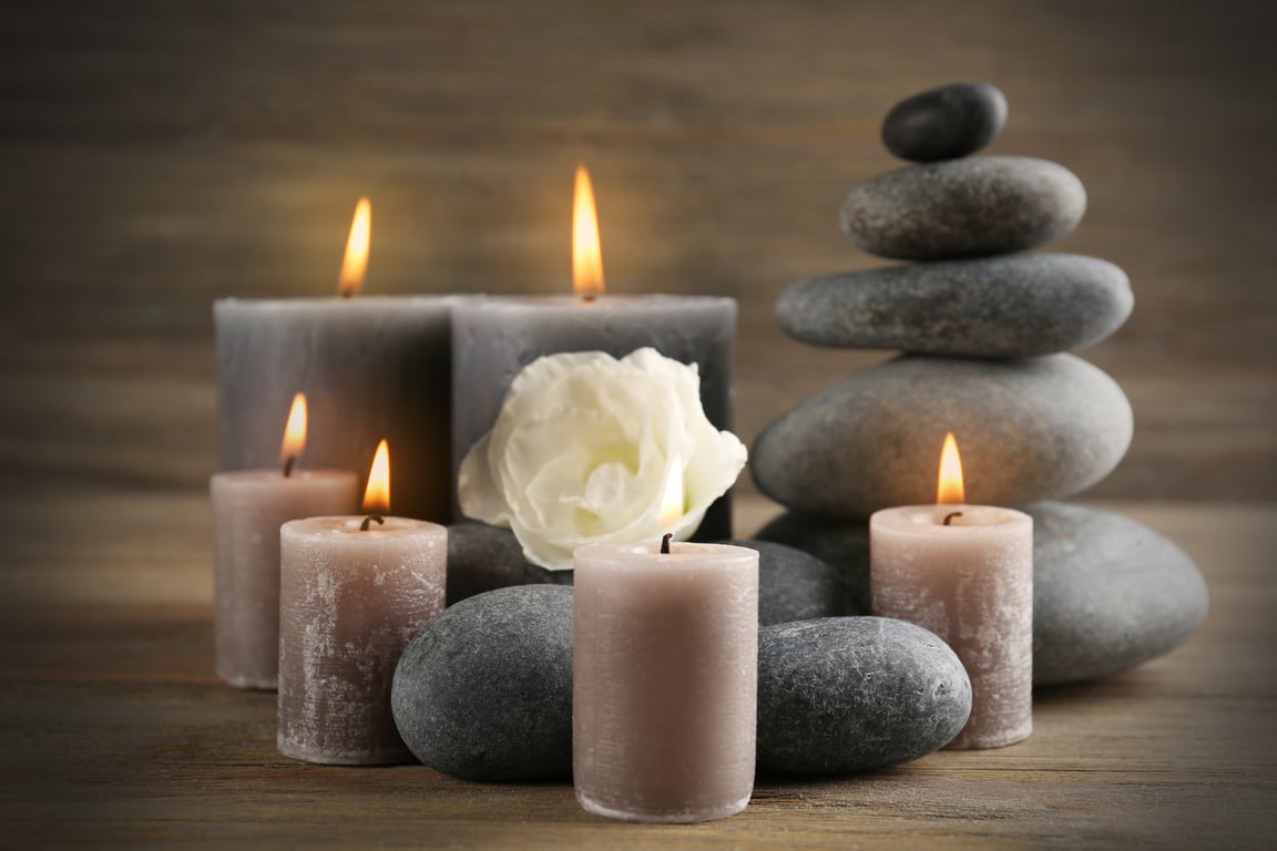 Alight Wax Grey Candle with Pebbles 